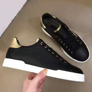 Baskets noires en cuir respirantes à talon doré tendance, chaussures plates de skate, style décontracté chic, vente en gros - Product Image 1