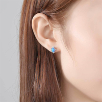 Feiner Schmuck 925 Sterling Silber Blumenform Natürlicher Ovaler Opal Zirkon Ohrstecker