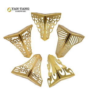 Yanyang <span class=keywords><strong>pied</strong></span> <span class=keywords><strong>de</strong></span> Support <span class=keywords><strong>de</strong></span> <span class=keywords><strong>lit</strong></span> 150MM polissage or brillant meuble TV Style conique canapé en fer jambe en métal pour meubles - Product Image 4