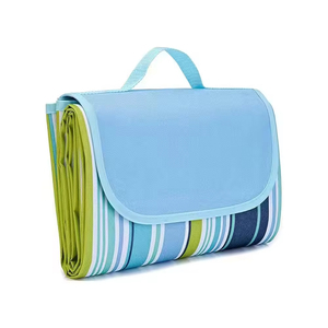 Alfombra de picnic plegable de Oxford con diseño a rayas, ligera y portátil, para uso en exteriores, para todas las estaciones, forma rectangular - Product Image 1