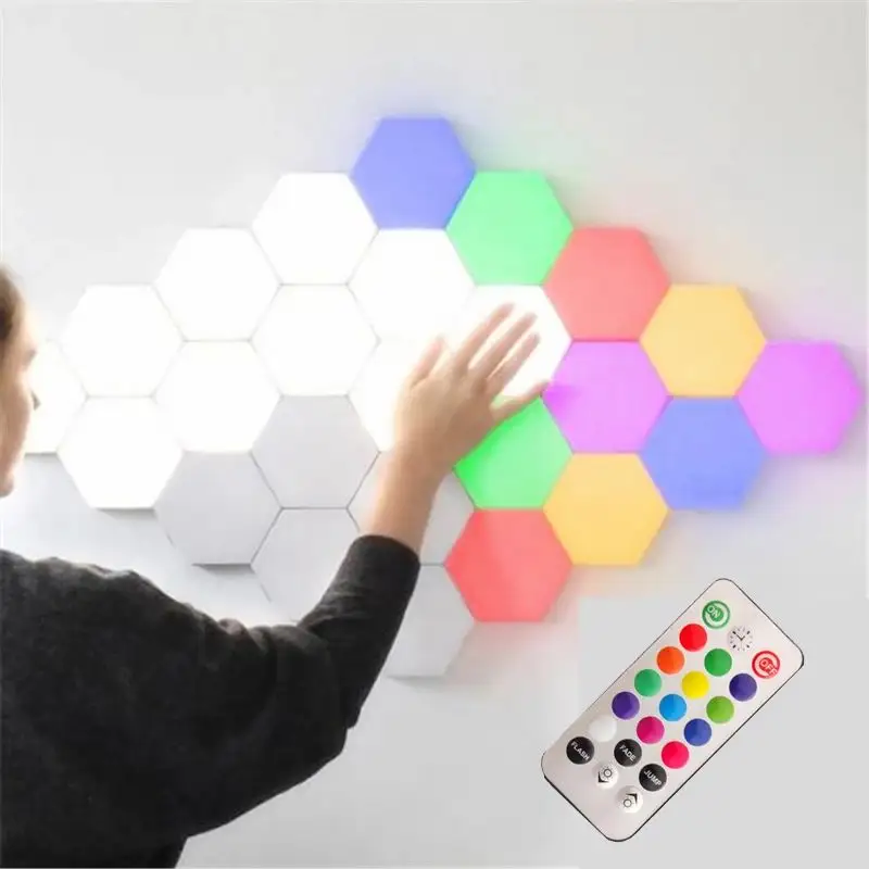 2021 Amazon Top Verkoper Zeshoekige Wandlamp Touch Gevoelige Modulaire Licht Diy Creative Remote Hexagon Vorm Lamp