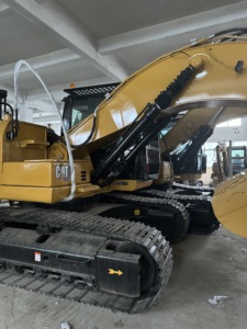 Excavadora Cat 320GX de segunda mano en oferta, máquina simple y estable para trabajos de terraplenes, carreteras, construcción municipal y general. - Product Image 1