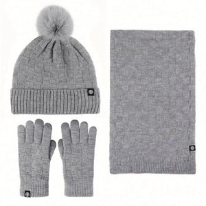 Ensembles Bonnets et Écharpes d'Hiver pour Femmes en Gros, Personnalisables avec Logo, Bonnets Tricotés de Qualité Supérieure, Épais et Chauds, avec Pompon - Product Image 6