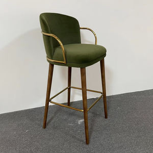 Tabouret de <span class=keywords><strong>bar</strong></span> confortable en velours avec pieds en bois de frêne massif, <span class=keywords><strong>chaise</strong></span> de <span class=keywords><strong>bar</strong></span> réglable en hauteur avec accoudoirs dorés pour la maison, la cuisine, le café, la terrasse, le <span class=keywords><strong>bar</strong></span> - Product Image 4