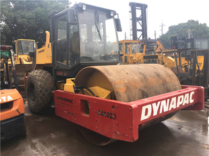Rodillo vibratorio de un solo tambor Dynapac CA602D de alta resistencia, 19 toneladas, motor Cummins, perfecto para compactación de tierra y rocas en carreteras. - Product Image 2