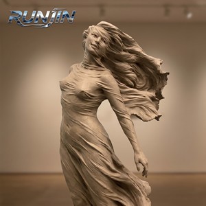 Sculpture en bronze de luxe, artisanale, classique et réaliste, représentant une femme assise sur une roche, réalisée par la technique de coulée. - Product Image 4