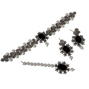 Bijoux noirs pour femmes – Nouvelle collection 2026 : Collier en pierre noire, bijoux en cristal, bijoux de soirée et pierre acrylique noire - Product Image 1
