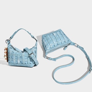 Летняя сумка <span class=keywords><strong>2026</strong></span>: дизайнерская плетеная сумка-кроссбоди из искусственной кожи, модная мини-сумка для женщин - Product Image 4