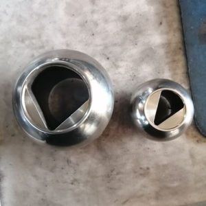 Bola fija de sello duro en forma de V de alta calidad, Bola de válvula de agua pulida de espejo sólido de acero inoxidable de gran tamaño no estándar personalizada - Product Image 4