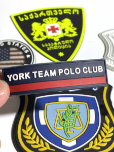 Patchs thermocollants personnalisés en caoutchouc 3D (PVC/silicone) avec logo alphabet/lettres anglaises, écologiques, pour chapeaux, à presser à chaud pour sequins - Product Image 5