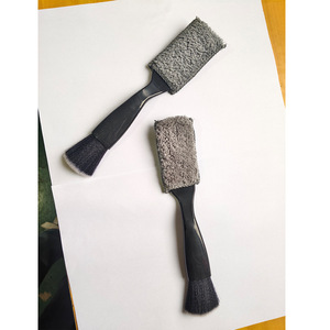 Cepillo de limpieza doble para coche Emi, gris, ABS, coral, lana de nailon, para eliminar el polvo de las ranuras de las rejillas de ventilación interiores - Product Image 1
