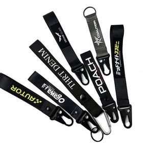 Porte-clés personnalisé pour moto avec broderie, mousqueton, clip, étiquette et pendentif tendance - Product Image 1