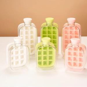 Moldes de silicona patentados de diseño original para cubitos de hielo, bandeja a prueba de fugas con botella de hielo y pajita, fabricante exportador para whisky y cócteles. - Product Image 3