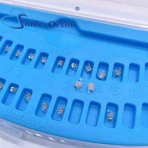 Nuovo Design ortodontico dentale attivo in ceramica staffa di legatura automatica con Clip in metallo bretelle dentarie trasparenti staffe estetiche - Product Image 3