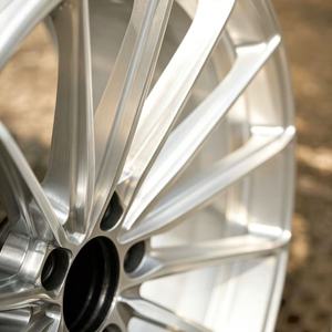 Rines CF Personalizados Cóncavos Profundos Cromados Pulidos de 18-26 Pulgadas Disponibles 5*120/112 Aptos para Modelos Toyota Sienna y Buick - Product Image 4