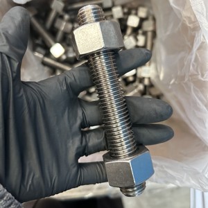 Perno de Aleación Monel <span class=keywords><strong>400</strong></span> K500 e Inconel 718 2.4360 2.4375 2.4668 de <span class=keywords><strong>1</strong></span>/2" x 8" con Dos Tuercas y Dos Arandelas - Product Image 4