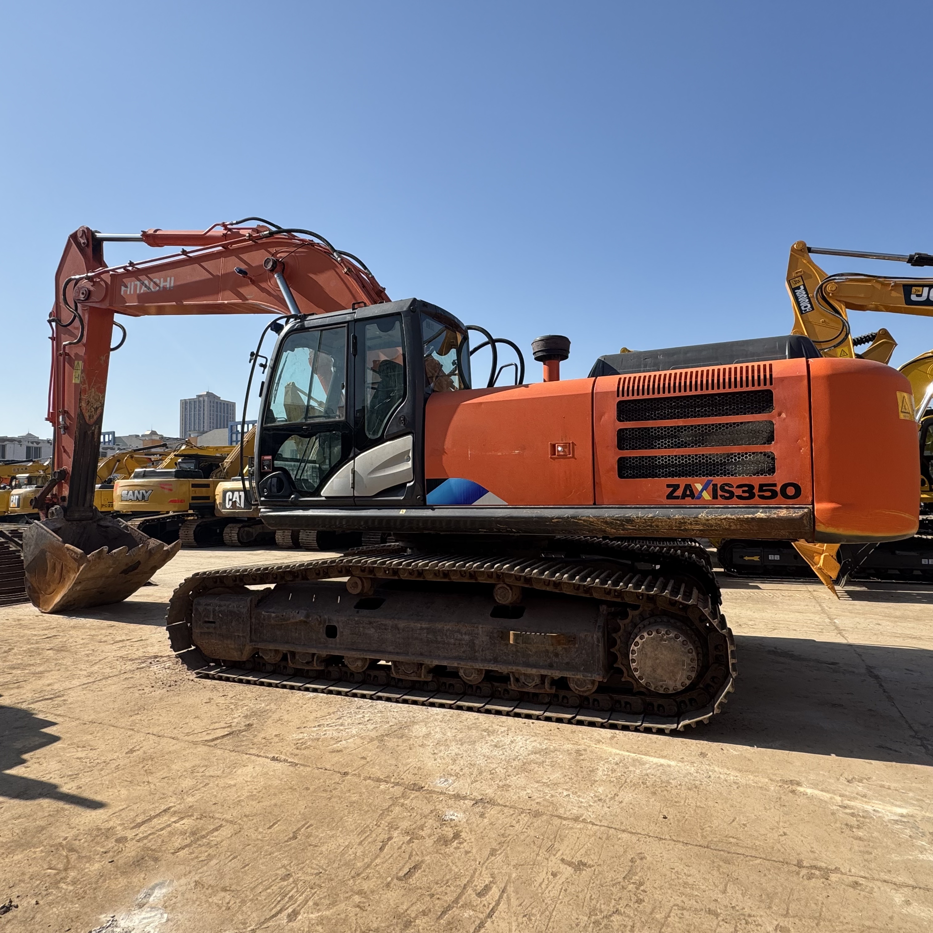 Hitachi Excavator 350 - Durable & Efficient Construction
