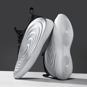 รองเท้าบาสเก็ตบอลผู้ชายดีไซน์ล้ำสมัย สีเงินเมทัลลิก ลายคลื่น น้ำหนักเบาพิเศษ สวยงาม ทันสมัย ประสิทธิภาพสูง สำหรับเล่นกลางแจ้ง - Product Image 4