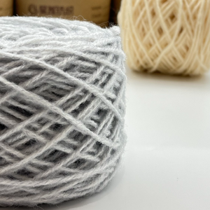 Vente en gros de fil épais en vrac <span class=keywords><strong>pas</strong></span> <span class=keywords><strong>cher</strong></span> 50g 10% <span class=keywords><strong>laine</strong></span> 8% alpaga 82% tricot acrylique pour chandails chaussettes écharpes - Product Image 4