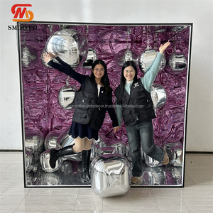 Nouvelle tendance lisse OEM ODM thème fête intérieur miroir décor rose mode ballon gonflable photomaton - Product Image 1