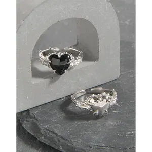 Anello in pietra nera con struttura a pieghe per irregolarità all'ingrosso a forma di cuore spinoso con pietre preziose in agata da donna anello in argento Sterling S925