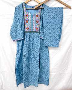 Ensemble de broderie de robes pour femmes de vente chaude pour tenue décontractée et tenue de bureau du fournisseur indien - Product Image 5