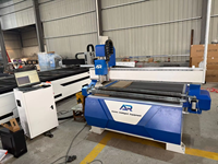 Routeur CNC 3 axes pour atelier industriel avec table à aspiration pour la sculpture en relief, fonctionnement stable, garantie de trois ans