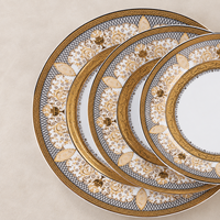 Service de table en porcelaine fine de luxe en céramique, décoré de vrais trésors d'or, sur mesure, pour la restauration haut de gamme – Fabricant