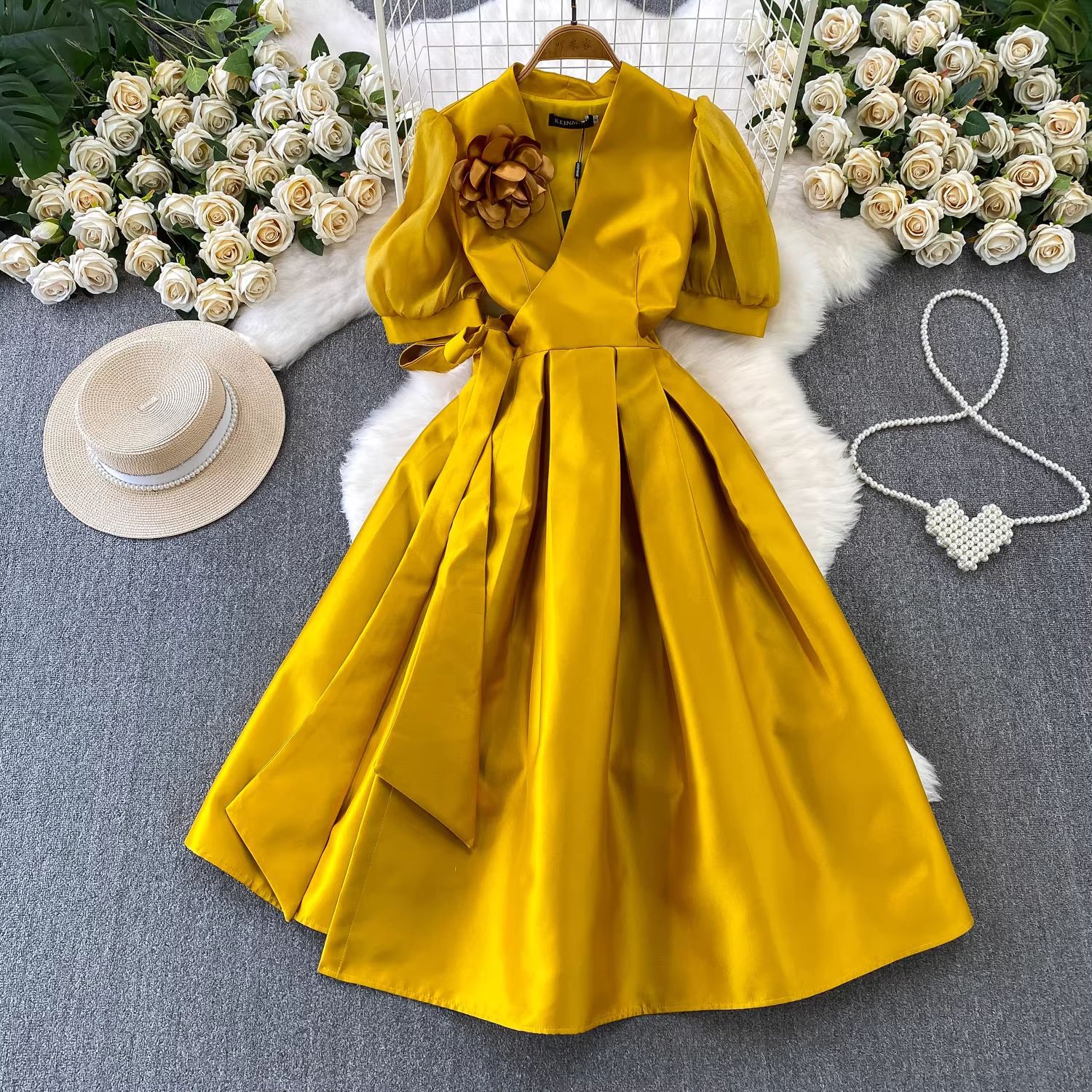 Jaune