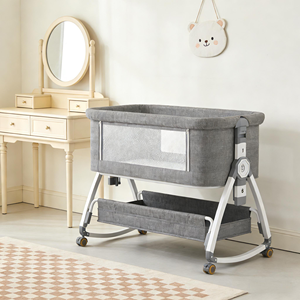 Cuna Portátil para Bebé con Ruedas, Altura Ajustable, Cesta de Almacenamiento y Ventana de Malla para Recién Nacidos - Product Image 1