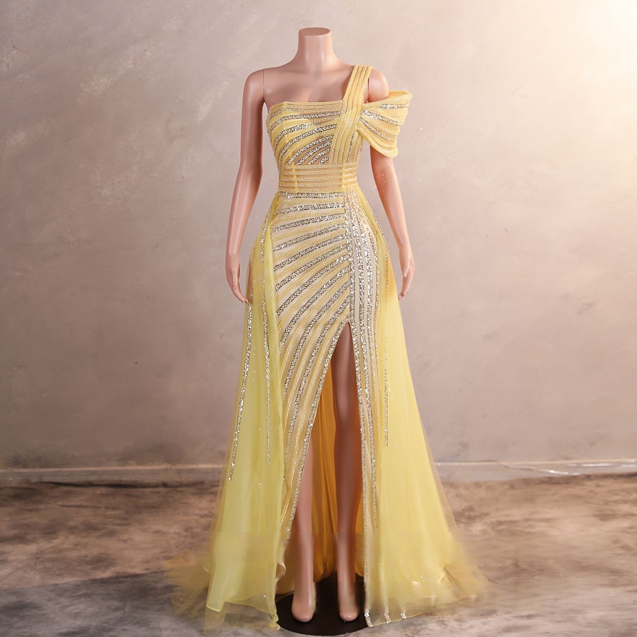 YCYHLJH77550Amarillo