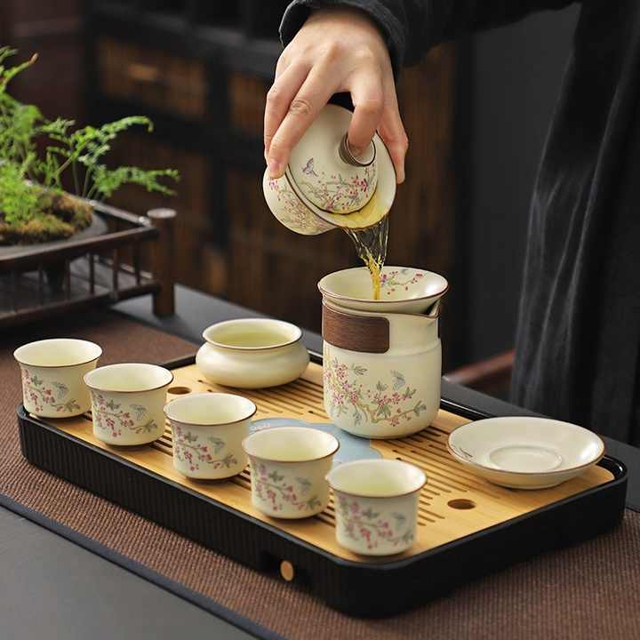 MSH Hand-Painted Wisteria Flower Design Ceramic Kung Fu Teapot Office Tea Infuser Gift Box Set