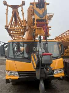 Grue de camion hydraulique d'occasion de 25 tonnes avec cabine remise à neuf, moteur Weichai, 3 essieux pour opérations de levage lourd - Product Image 5