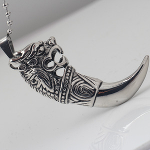 Collar con colgante de diente de dragón de acero inoxidable para hombre, joyería de moda con signo del zodiaco, color acero 304 con cadena de 60 cm - Product Image 4
