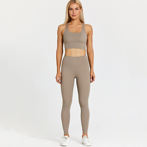 Gran oferta Sexy entrenamiento Thin Strap Bra V Cut Cross Waist Shorts Leggings Crop Top 2 piezas Gym Fitness Wear Yoga Suit Set para mujeres - Product Image 3