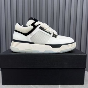 Chaussures de skate montantes personnalisées de haute qualité pour l'extérieur - Chaussures de sport décontractées de marque de créateur tendance pour hommes et femmes - Product Image 2