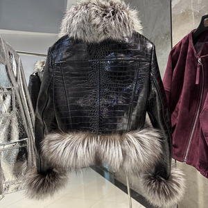 Chaqueta Corta de Cuero Genuino con Estampado de Cocodrilo Brillante Estilo Punk para Mujer, con Cuello de Piel de Zorro Plateado y <span class=keywords><strong>Pelo</strong></span> de Mapache - Product Image 4
