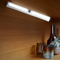 Barre lumineuse magnétique COB LED en alliage d'aluminium pour la cuisine Barre lumineuse sans fil Jumbo pour armoire