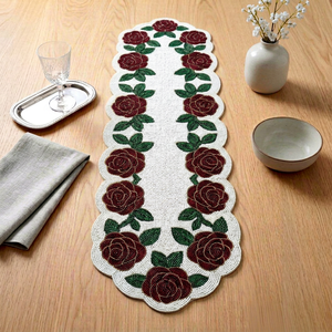 Camino de Mesa de Tela Clásico, Hecho a Mano, de Lujo, con Bordado Floral, Ecológico, Duradero, Ajustable, Ligero y con Forma Personalizada - Product Image 1