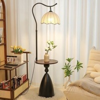 Lampe de sol LED orange en forme de croissant de lune de style rétro, réglage de la hauteur rétractable, télécommande, gradation 16 couleurs pour salon