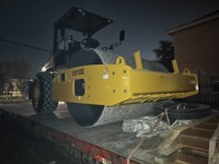 Nouveau Compacteur Vibratoire Monocylindre XS113E de 11 Tonnes pour Terrassement et Travaux de Construction - En Vente