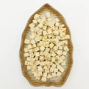 OEM/ODM Gâteries naturelles lyophilisées au poulet et à la citrouille Nourriture pour petits, moyens et grands chiens, chats et chiots Gâteries personnalisables pour animaux de compagnie - Product Image 4