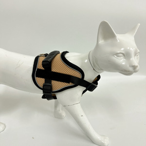 Arnés de Gato de Diseño Moderno y de Lujo, Arnés y Correa para Gatos para Paseos al Aire Libre - Product Image 4