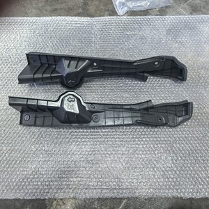 Almohadillas de guardabarros traseras para motocicleta LM300H 2020, derecha 53882-58030, izquierda 53883-58010, piezas de repuesto de material PP - Product Image 4