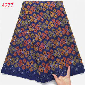 4277 Vente en gros <span class=keywords><strong>de</strong></span> dentelle suisse <span class=keywords><strong>de</strong></span> haute qualité avec strass, tissus <span class=keywords><strong>de</strong></span> dentelle en coton africain nigérian pour robes <span class=keywords><strong>de</strong></span> mariée pour femmes - Product Image 6