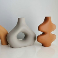 Vases à fleurs en céramique d'art créatif Ins Décoration d'intérieur nordique Table Vase en céramique moderne
