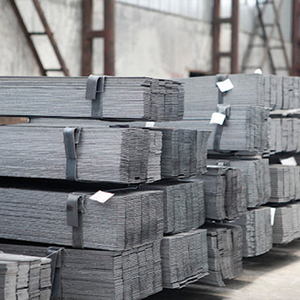 מוט פלדה שטוח מגולגל חם 75 מ\\\"מ 300 מ\\\"מ S275 Dc53 St52 פלדה דלת פחמן מוט שטוח 1045 1075 1095 פלדה מגולגלת חם מוט שטוח - Product Image 1