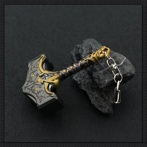 Artisanat en métal fin européen Myth Solre Dieu Marteau Porte-clés Pendentif en métal de zinc Ornements de haute qualité - Product Image 3