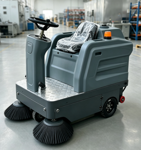 Balayeuse de sol compacte et durable, mini-équipement de <span class=keywords><strong>nettoyage</strong></span> autoporté pour les entreprises de services sanitaires et les <span class=keywords><strong>locaux</strong></span> commerciaux - Product Image 3