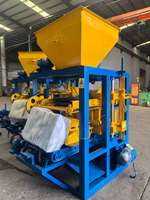 Machine à Briques QT 4-24 Manuelle pour la Fabrication de Briques Creuses et de Blocs à Vendre